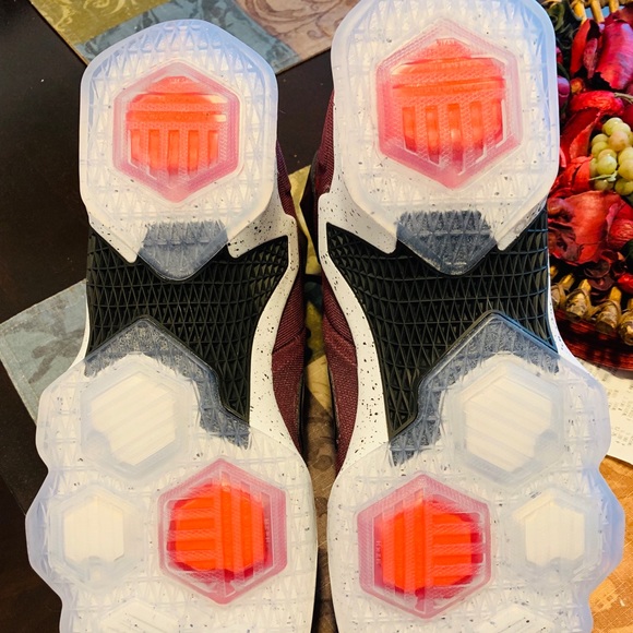 Lebron 13 - Picture 8 of 8